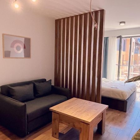 Delux Apartment Next To Ice Rink 구다우리 외부 사진