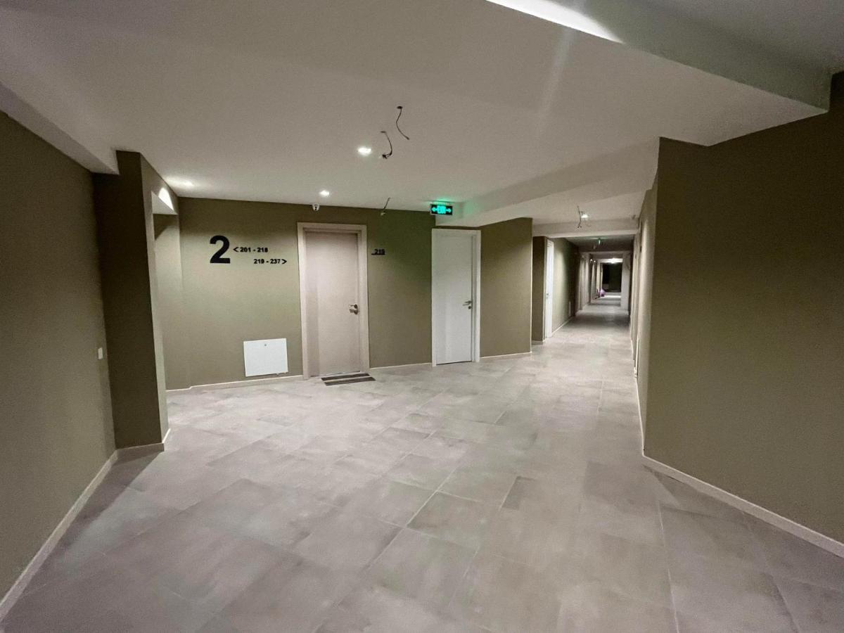 Delux Apartment Next To Ice Rink 구다우리 외부 사진