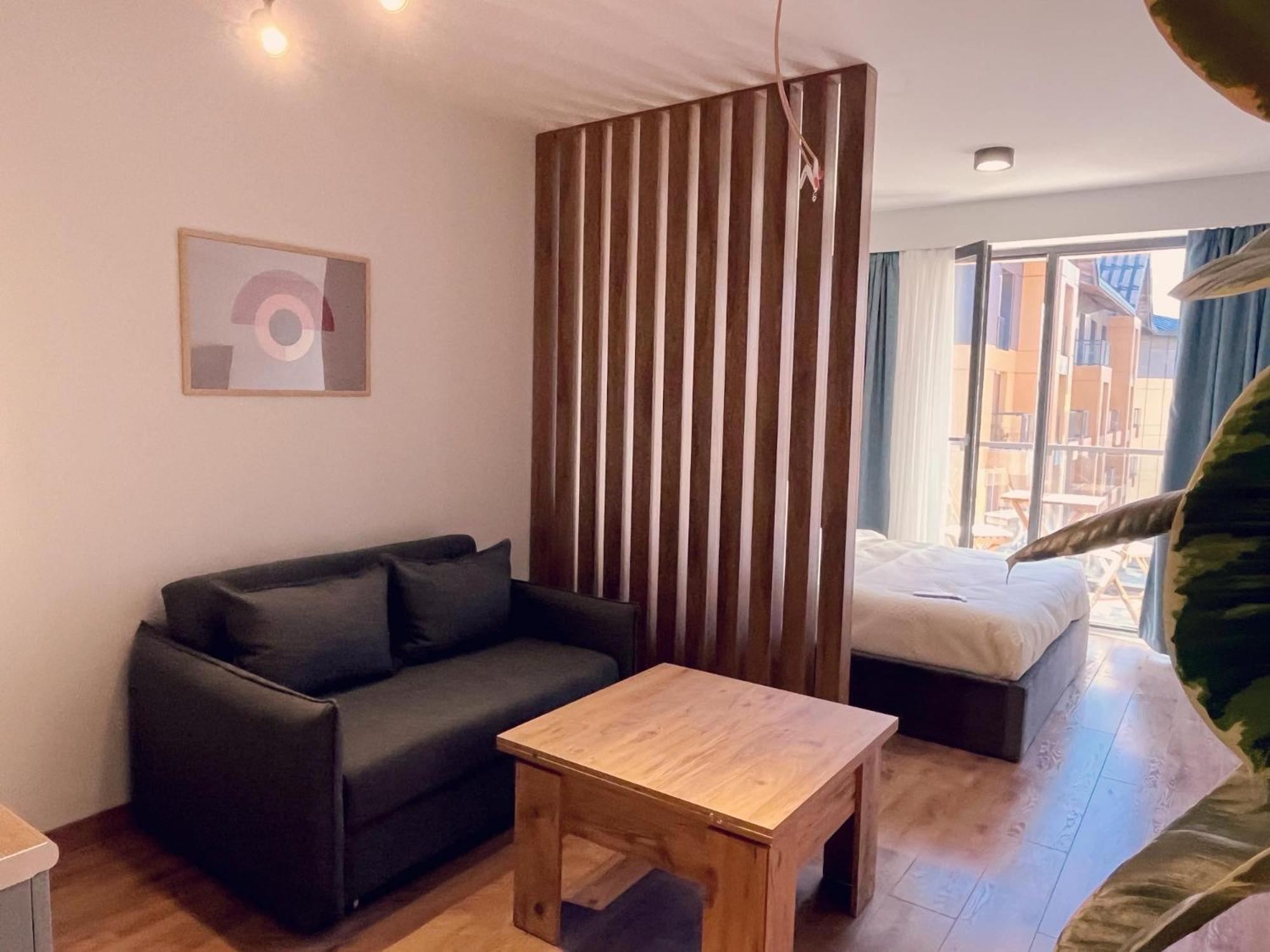Delux Apartment Next To Ice Rink 구다우리 외부 사진