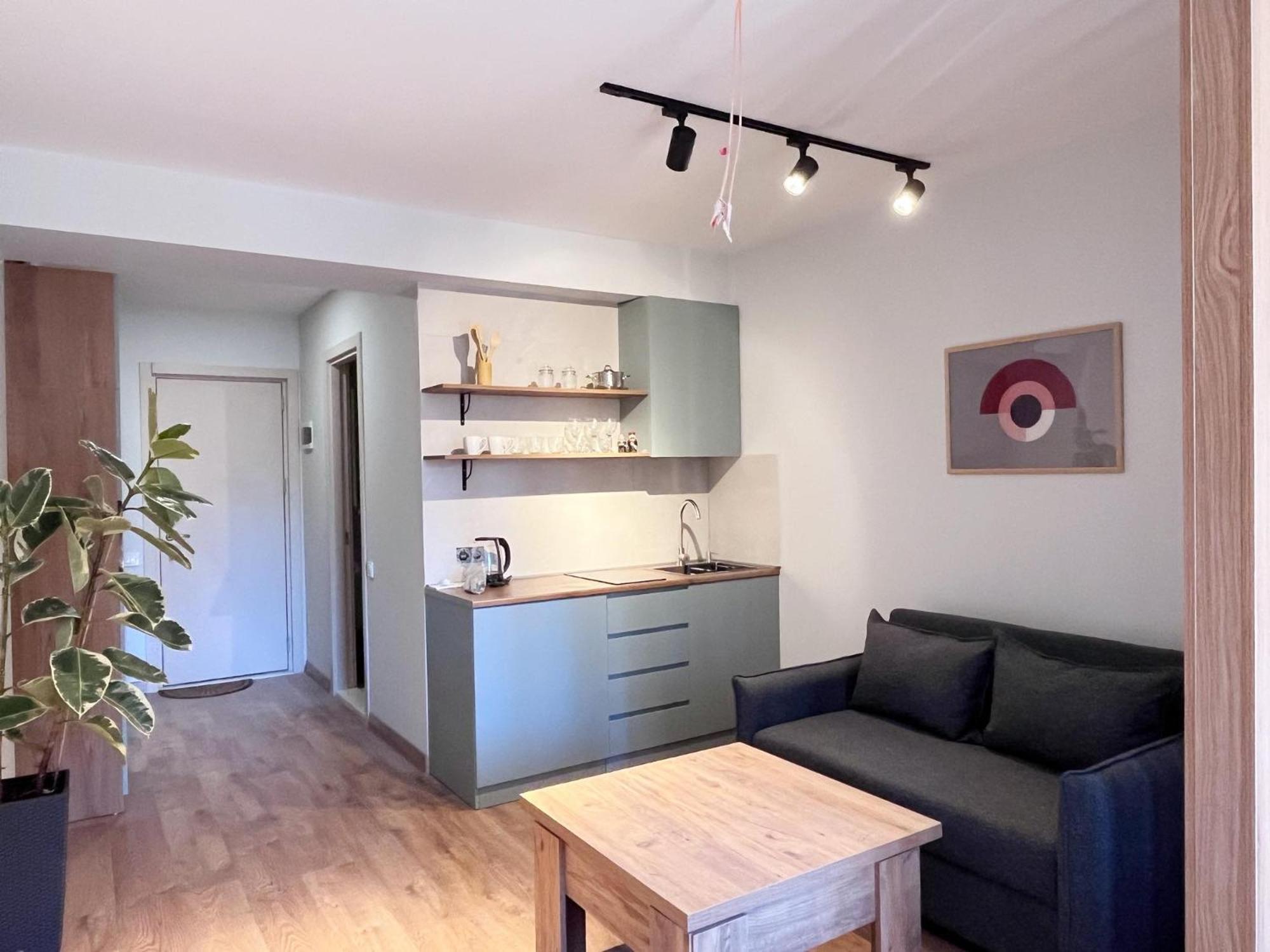 Delux Apartment Next To Ice Rink 구다우리 외부 사진
